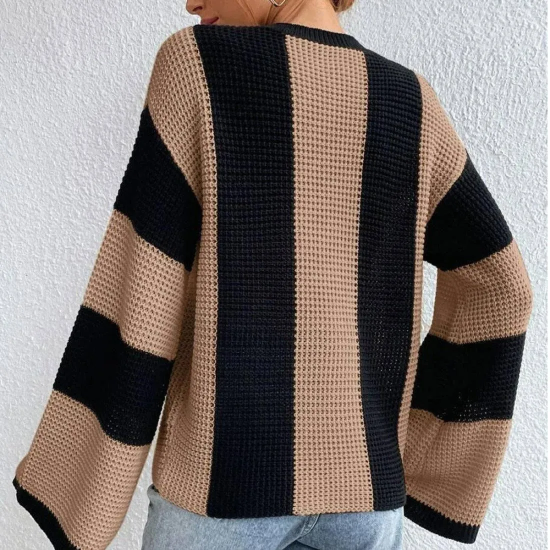 Funkyrel Atzbranding Limited - Round Neck Color-Block Knit Sweater