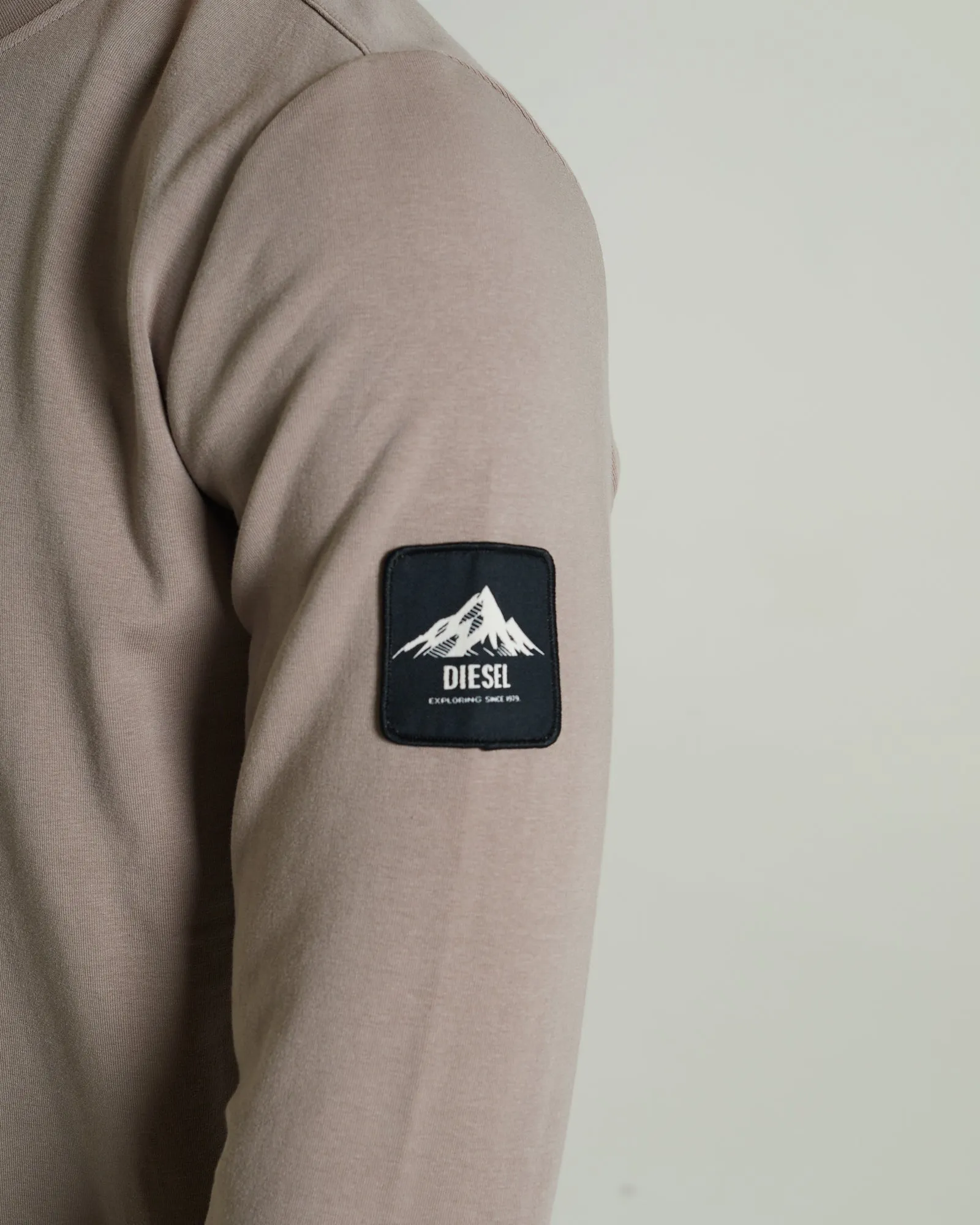 Stone Biscuit Olympic Long Sleeve Tee – Enhanced Comfort Design