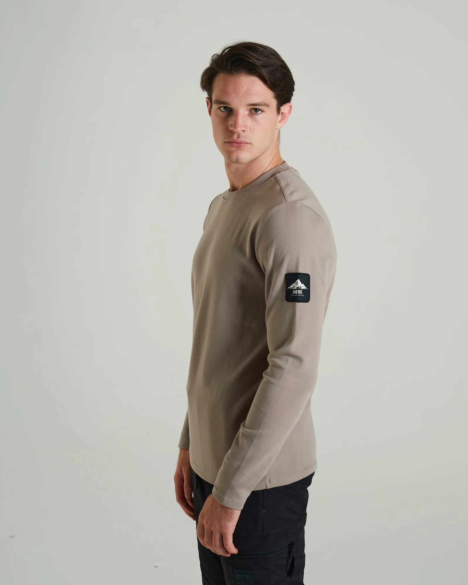 Stone Biscuit Olympic Long Sleeve Tee – Enhanced Comfort Design